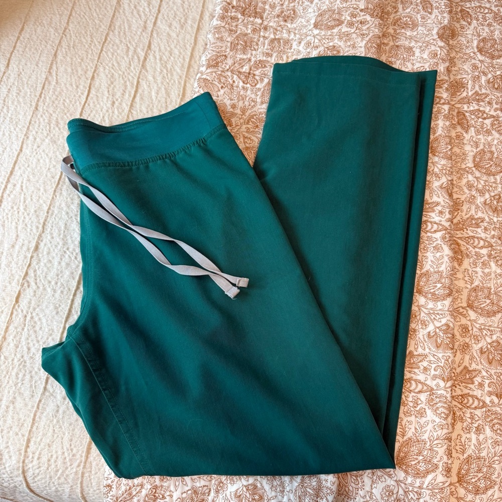 Women’s Figs Basic Livingston Scrub Pant, Hunter Green